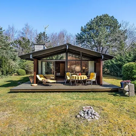 2 Bedroom Stunning In *