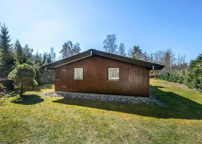 2 Bedroom Stunning In Højby